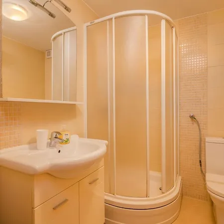 Apartment Katja 1 By Interhome Njivice